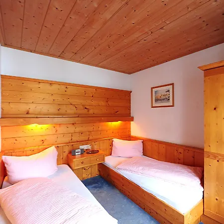 Bergpension Gasthofkreuz Country house